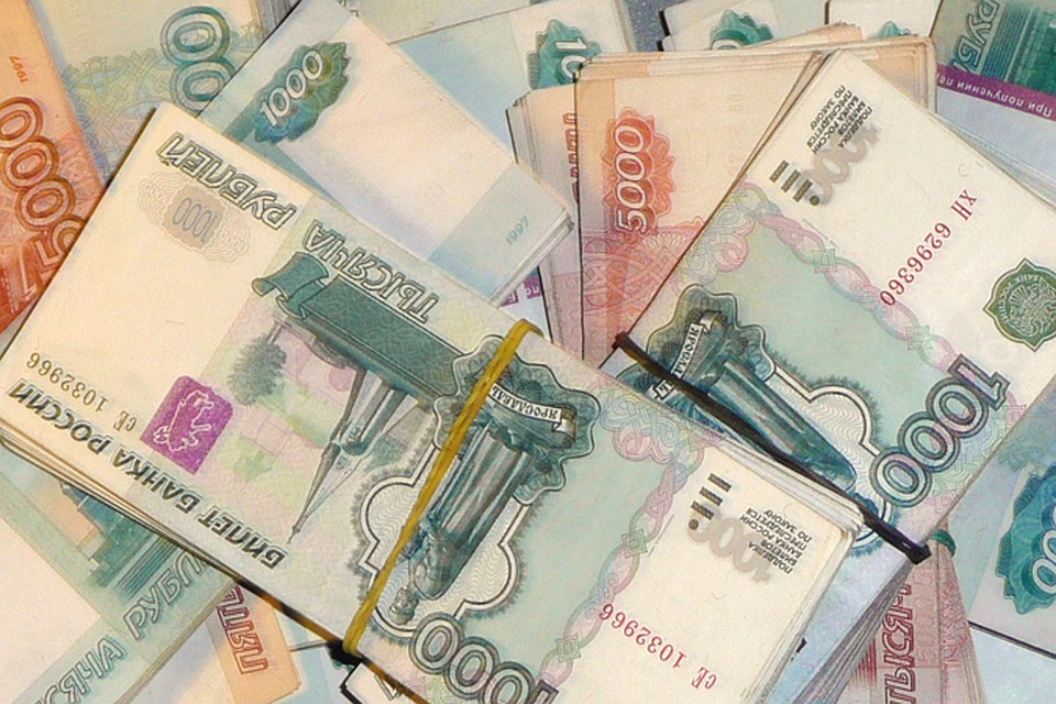 Глава учебного центра Заводоуковска дала взятку чиновнику.