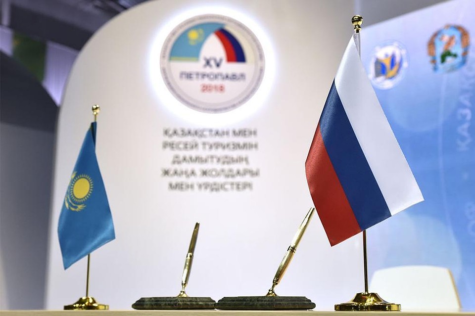 Александр Моор встретился с почётным консулом Республики Казахстан Владиславом Квасовым