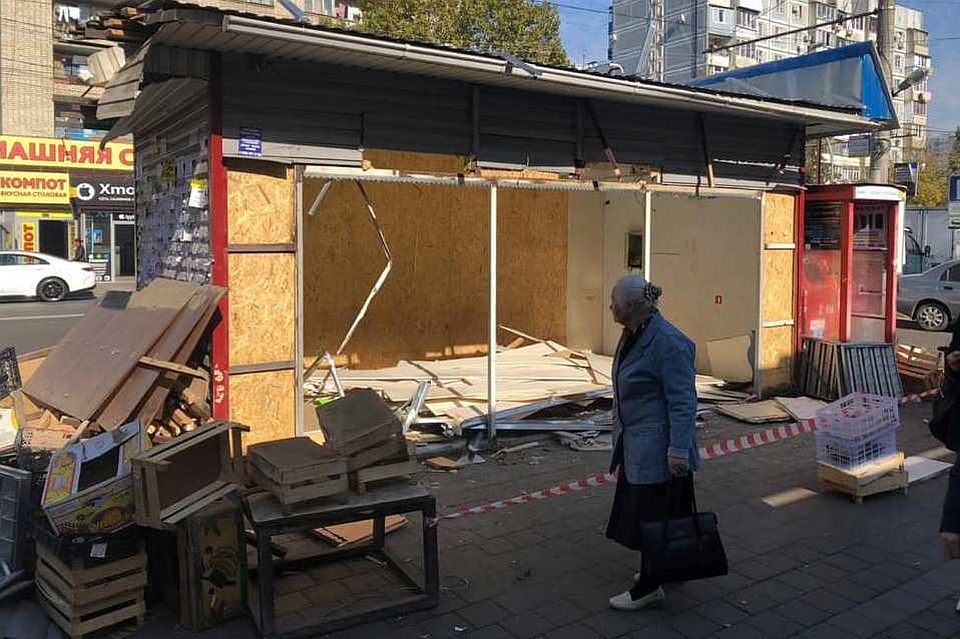 Первые три киоска снесли в воскресенье Фото: facebook.com/vladimir.verbitskiy