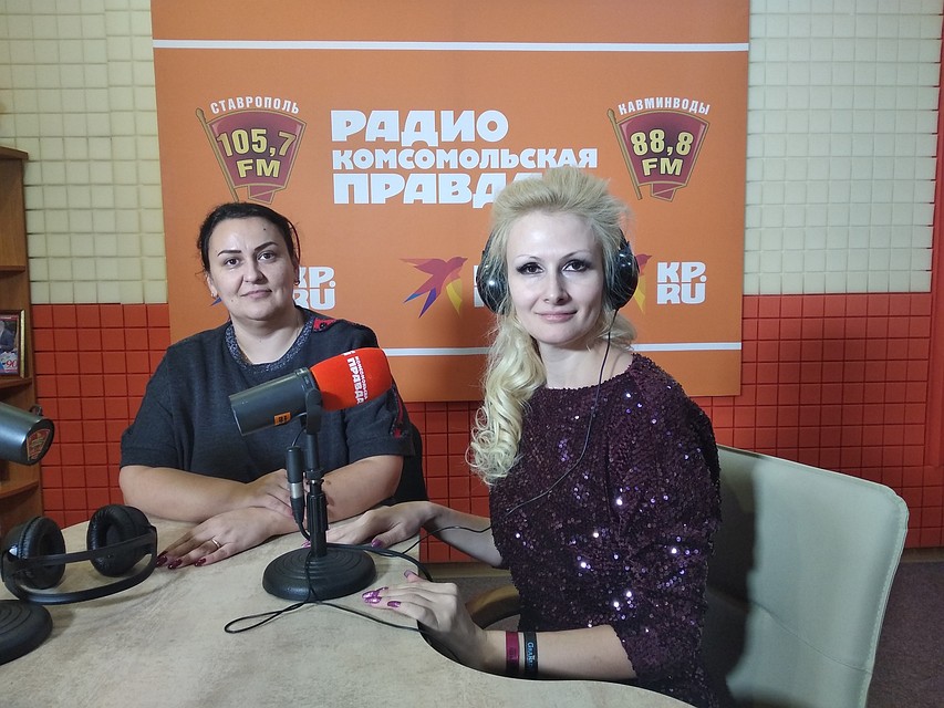 Доцент кафедры финансового менеджмента и банковского дела Елена Лапина и профессор, заведующая кафедрой финансового менеджмента и банковского дела Юлия Склярова
