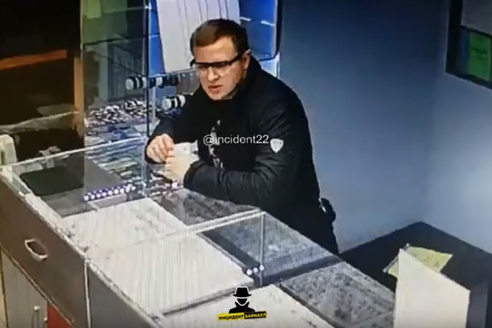 Мужчина, укравший серьги