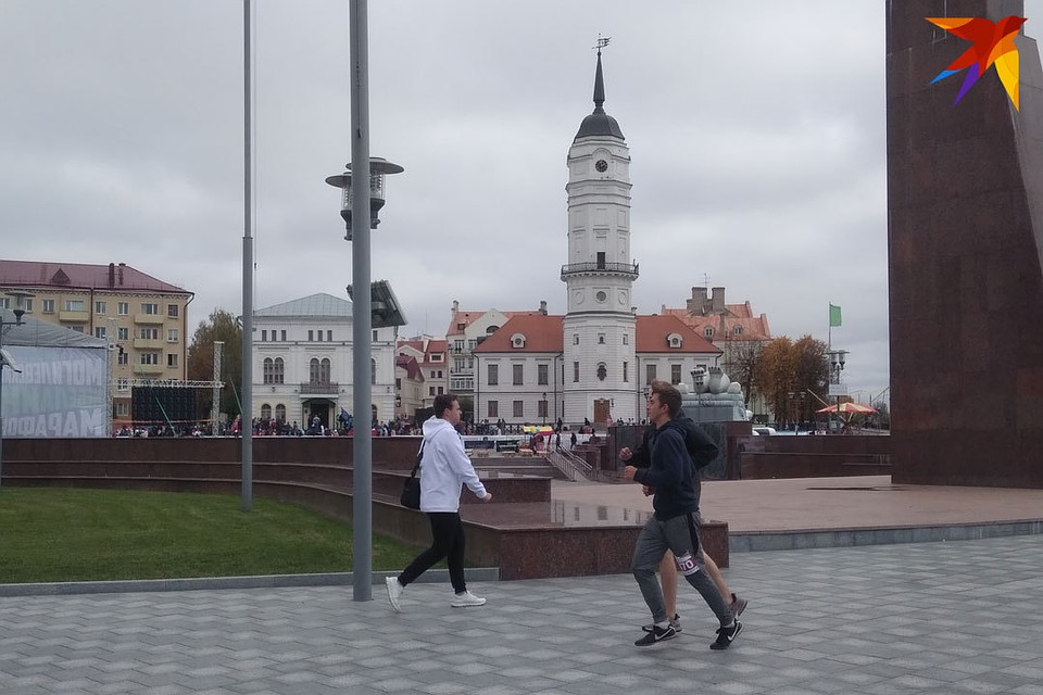 В ноябре 2019 года в Беларуси необычайно теплая погода. В Минске, Бресте, Моглиеве и других городах обновили температурные рекорды.