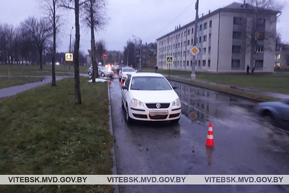 Горожанка не успела перейти на другую сторону дороги. Фото: УВД Витебского облисполкома.