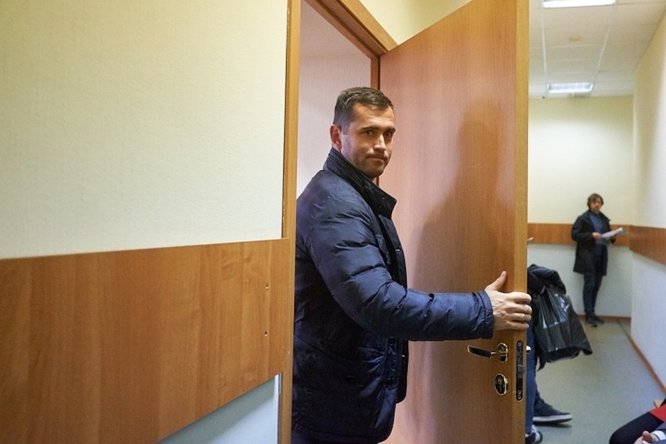 Вдобавок Мария Кержакова хочет ограничить выезд бывшему мужу за границу.