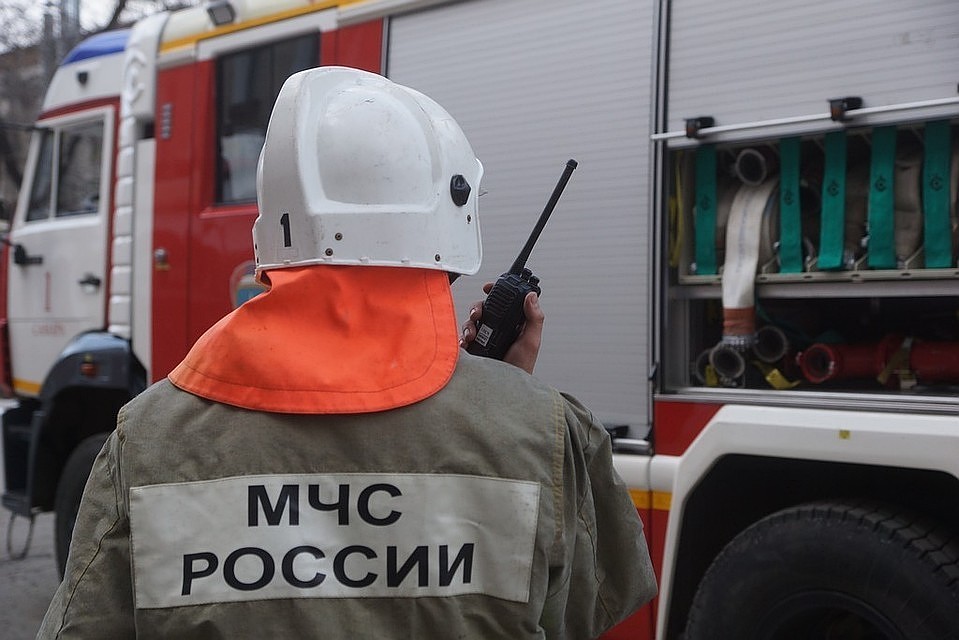 Два катера загорелись на причале в Лисьем Носу