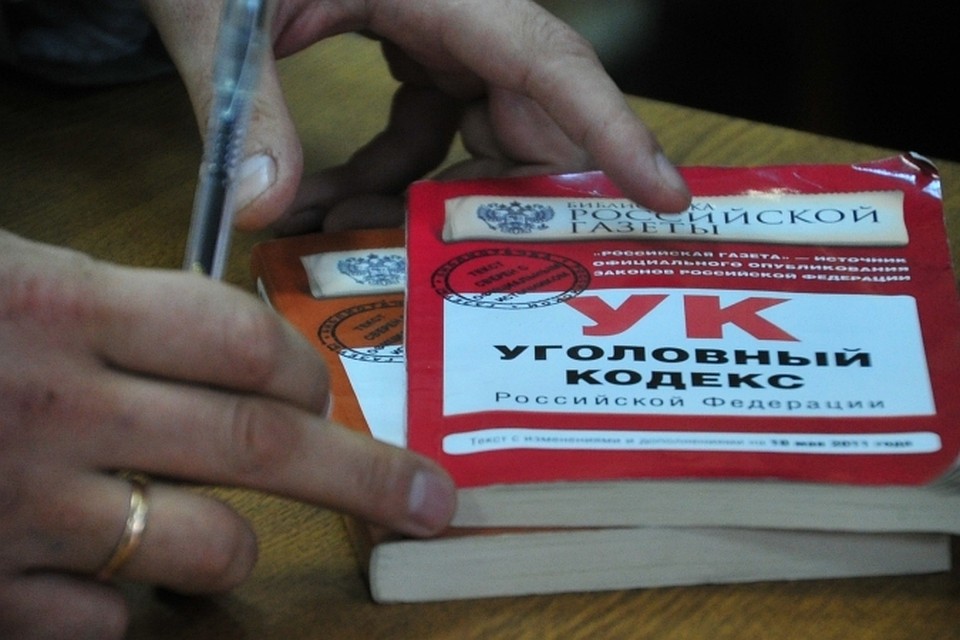 Уголовное дело возбуждено по ч.2 ст.285 УК России (злоупотребление должностными полномочиями, совершенное главой органа местного самоуправления)