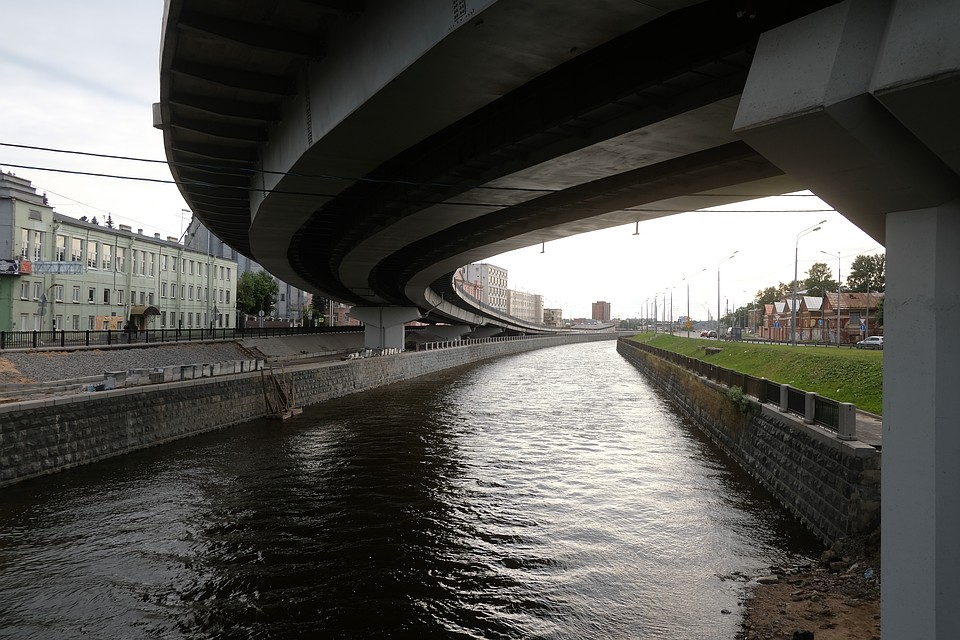 На новом мосту через Екатерингофку в Петербурге сделают трехполосную автомобильную дорогу