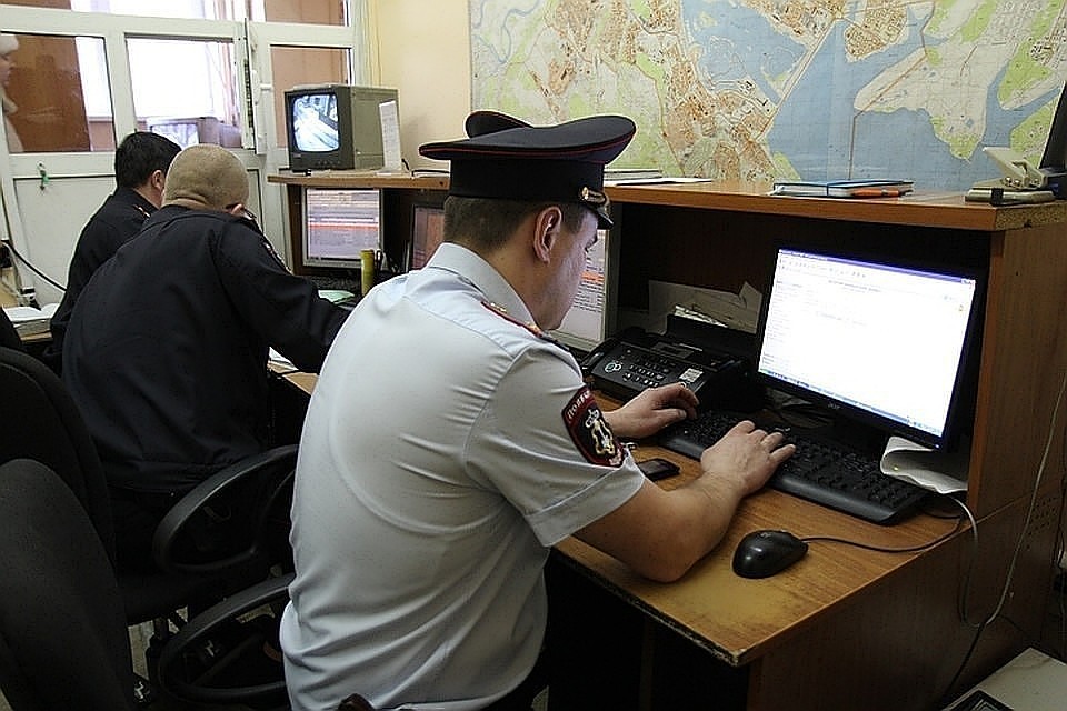 Сейчас приступника ищет полиция.