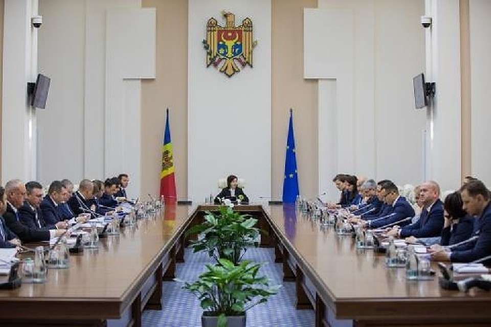 12 ноября правительство Молдовы во главе с Майей Санду было отправлено в отставку