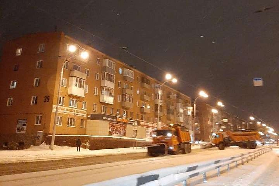 Мэр Кемерова проверил работу коммунальщиков. ФОТО: Instagram Ильи Середюка