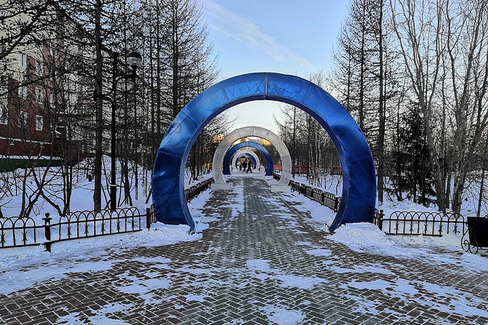 В Лабытнанги восстановили светодиодные арки, поваленные ветром Фото: lbt.yanao.ru