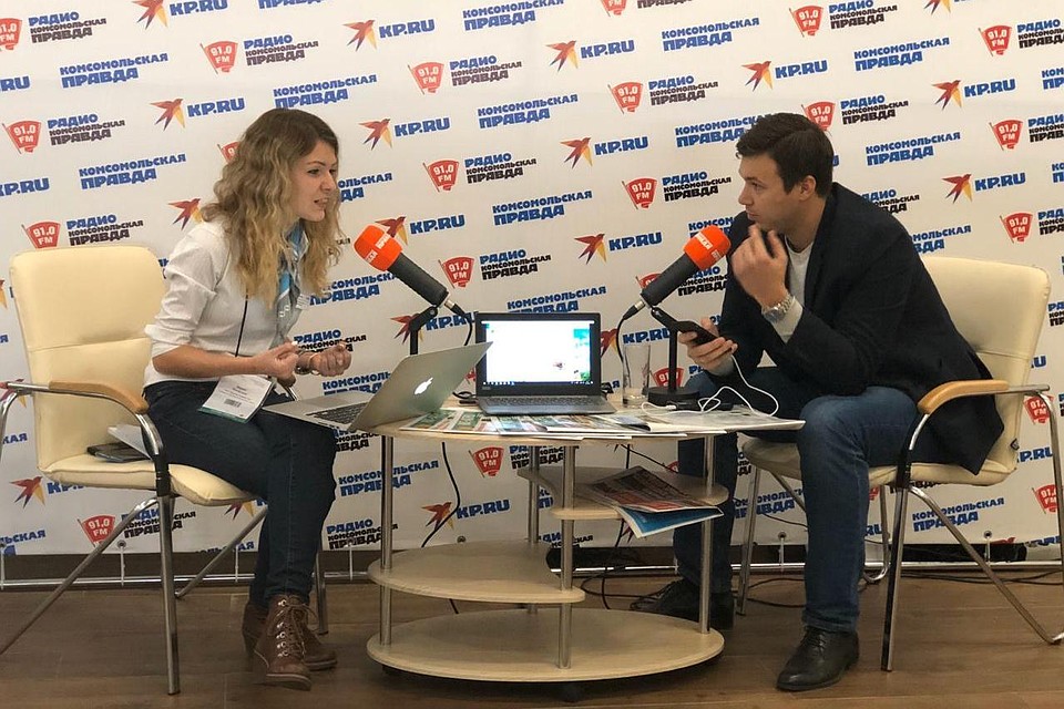 Слева Мария Визирская, справа Егор Казаков
