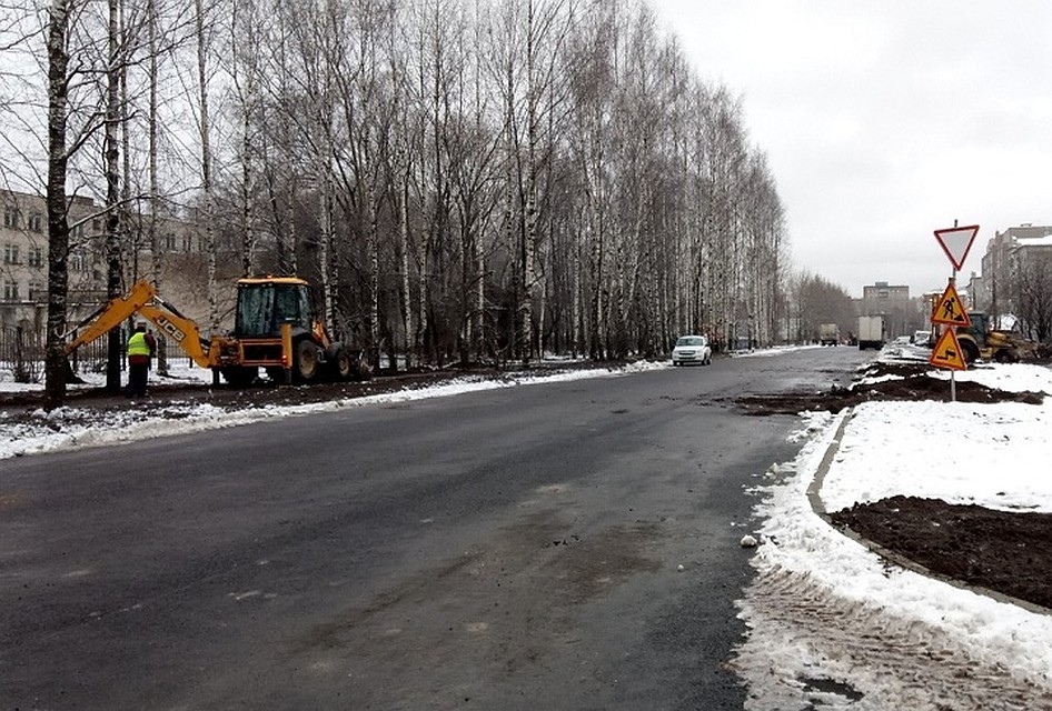 Сейчас по улице Возрождения открыто движение.