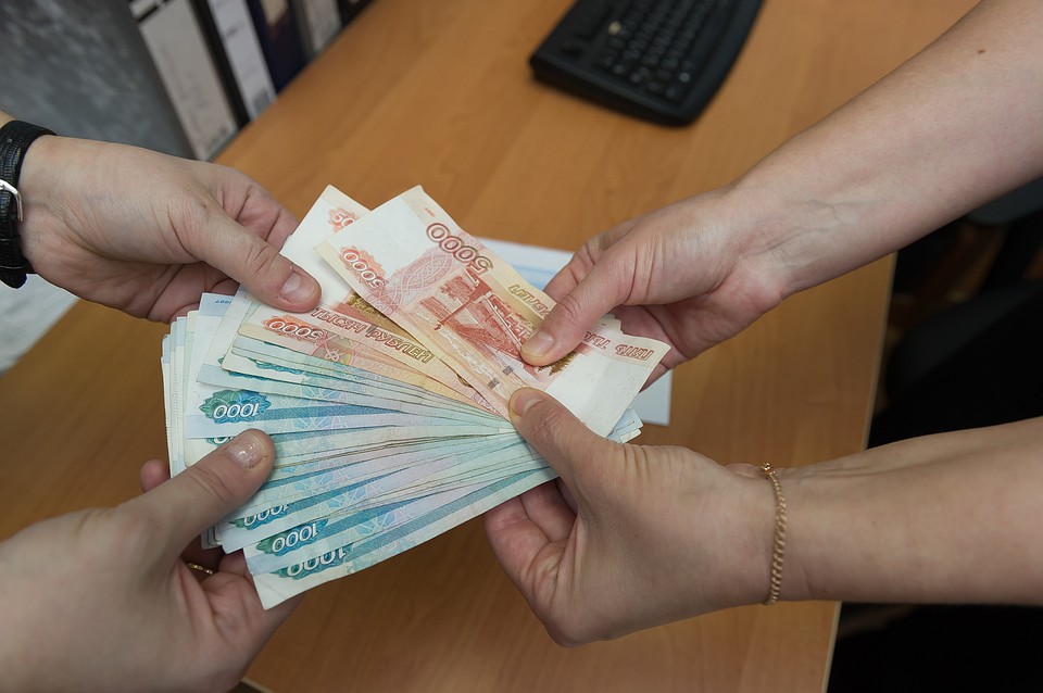 Гособвинитель предложил отправить медика-взяточника в колонию строгого режима на 8,5 года.