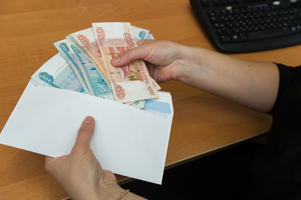 Миллионы обвиняемая получила через посредницу несколькими траншами с апреля по ноябрь 2018 года.