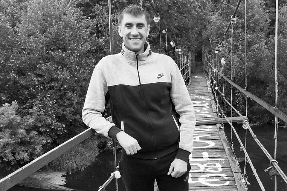 Молодой человек был доставлен в больницу, однако спасти его не удалось.