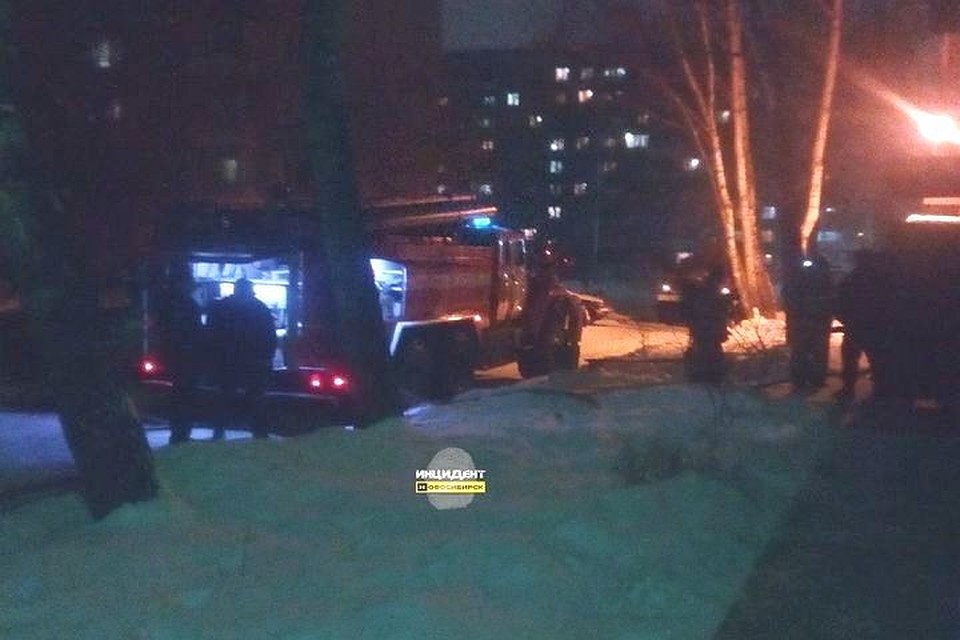 В Ленинском районе Новосибирска на улице Невельского 75 произошел пожар. Фото: "Инцидент Новосибирск"