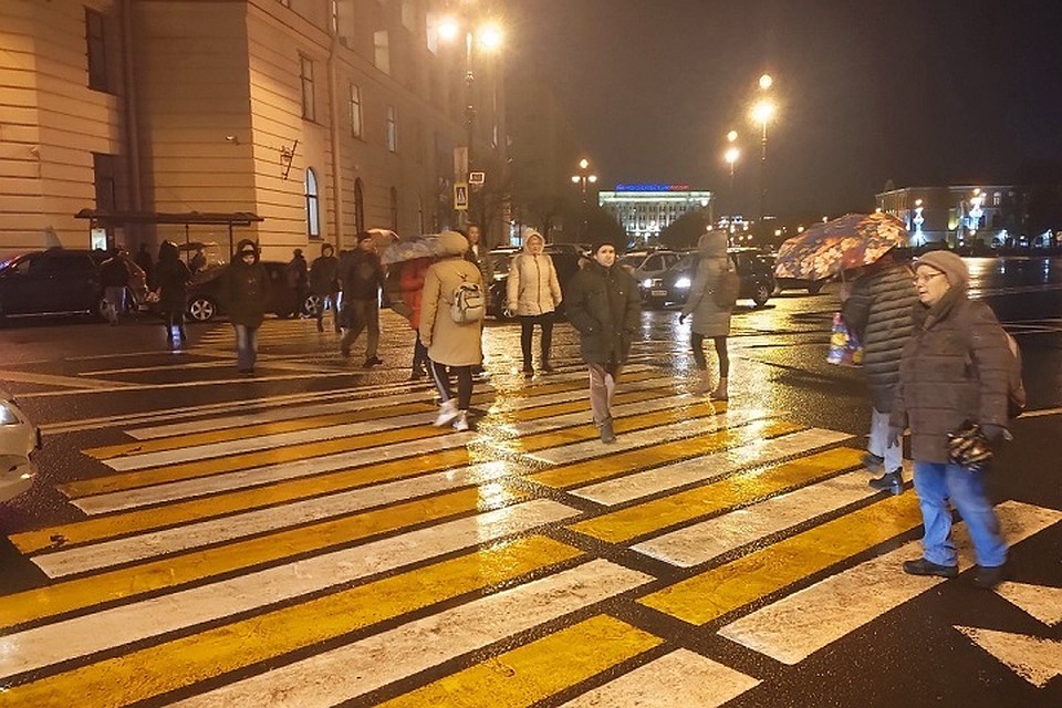 Обманутые дольщики устроили затор в центре Петербурга