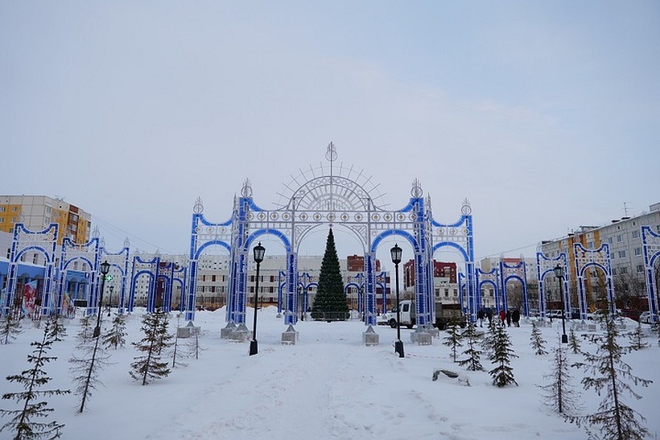 Новый Уренгой украсят 10 новогодних ёлок Фото: newurengoy.ru