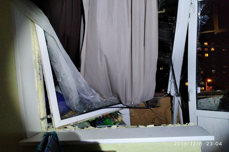 В квартире выбиты стекла, обгорело имущество. Фото с сайта МЧС по Нижегородской области