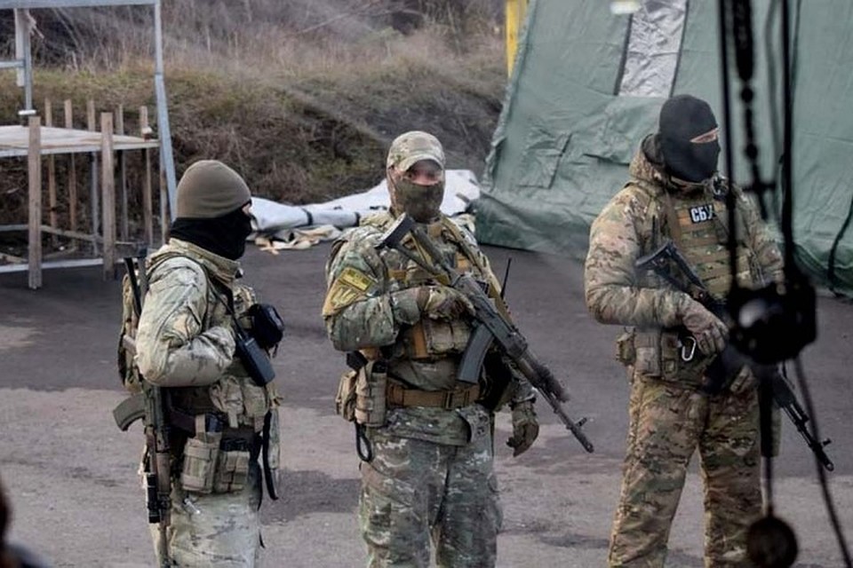 В окрестностях Станицы Луганской украинские националисты утроили с военными незалежной перестрелку. Фото: novorosinform.org