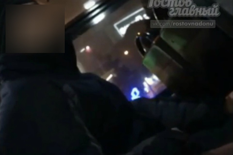 Мужчина самоудовлетворялся в транспорте. Фото: скрин с видео паблика "Ростов Главный"