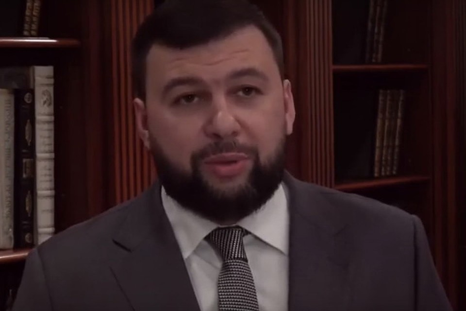 Денис Пушилин призвал Киев обсудить поправки в Конституцию на ближайшей встрече Контактной группы в Минске 18 декабря.Фото: denis-pushilin.ru