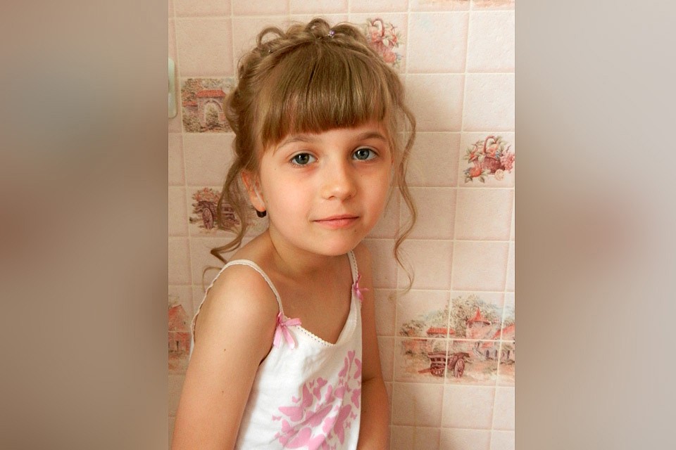 Маленькой Даше нужна реабилитация, чтобы она смогла слышать после операции.