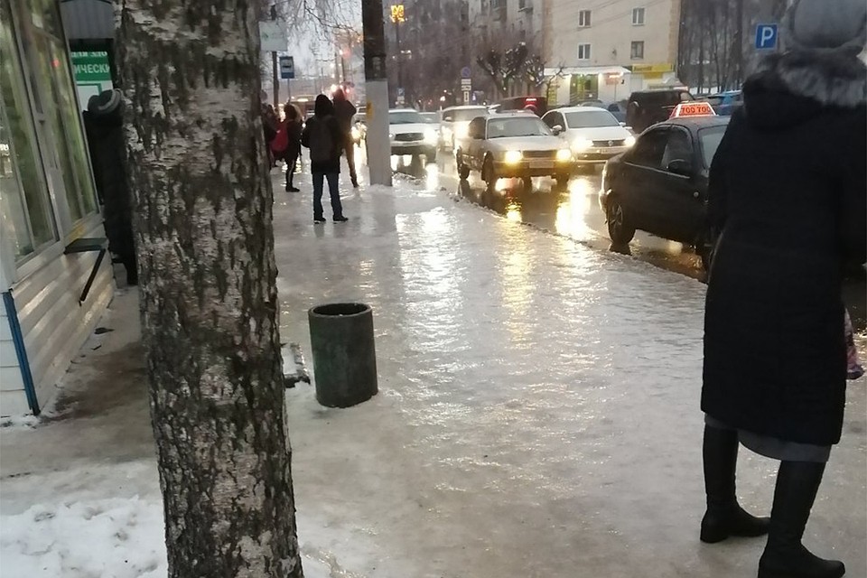 Жители с трудом передвигаются по городу. Фото: vk.com/zlo43