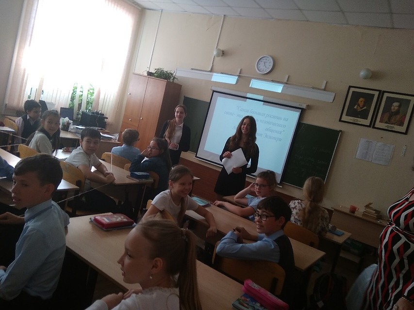 Проект включает в себя встречи, на которых школьникам рассказывают о последствиях травли без так называемых «страшилок» и запугиваний. Фото: www.dobro.live.