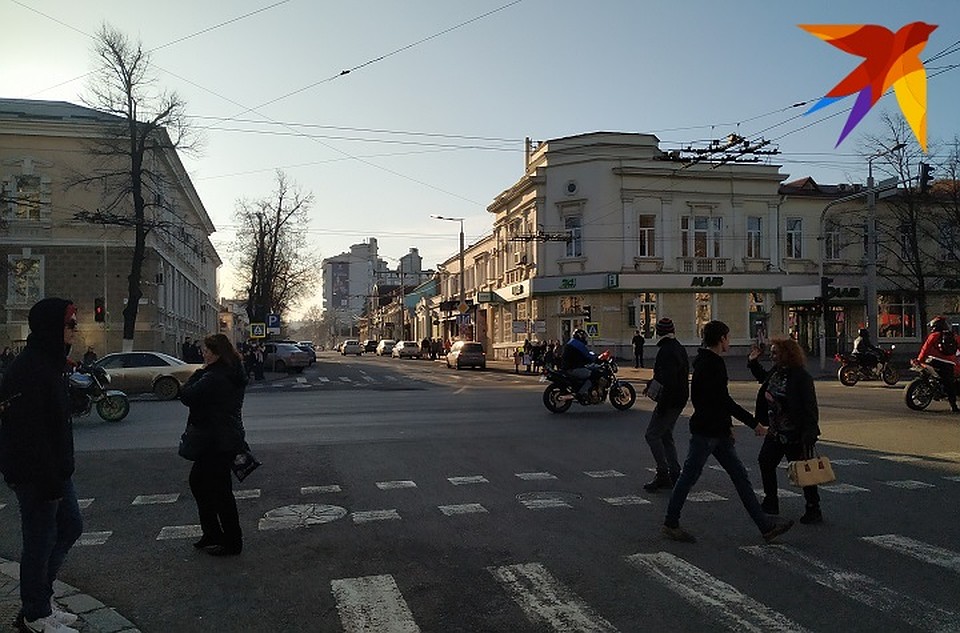 Не весна, конечно, но время для прогулок по городу вполне подходящее