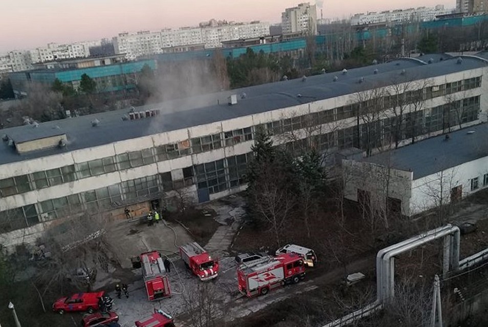 Сегодня на заводе "Мезон" опять произошел пожар. Фото: соцсети.