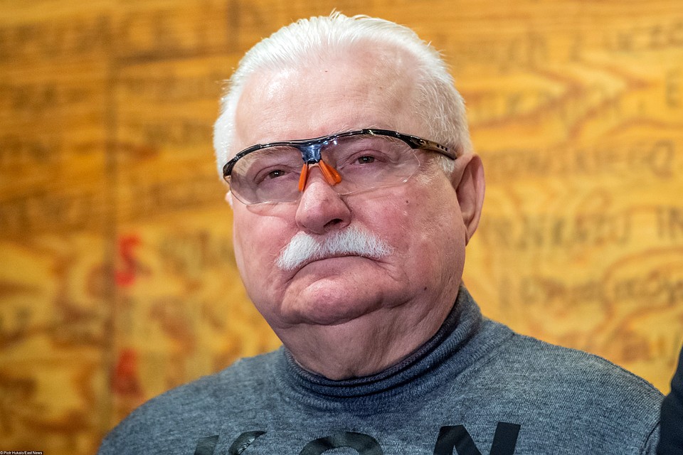 Абсурдную позицию нынешней Варшавы раскритиковал Лех Валенса
