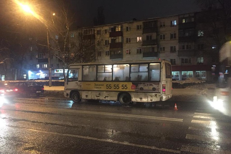 В Липецке под колеса маршрутки попала 60-летняя пенсионерка