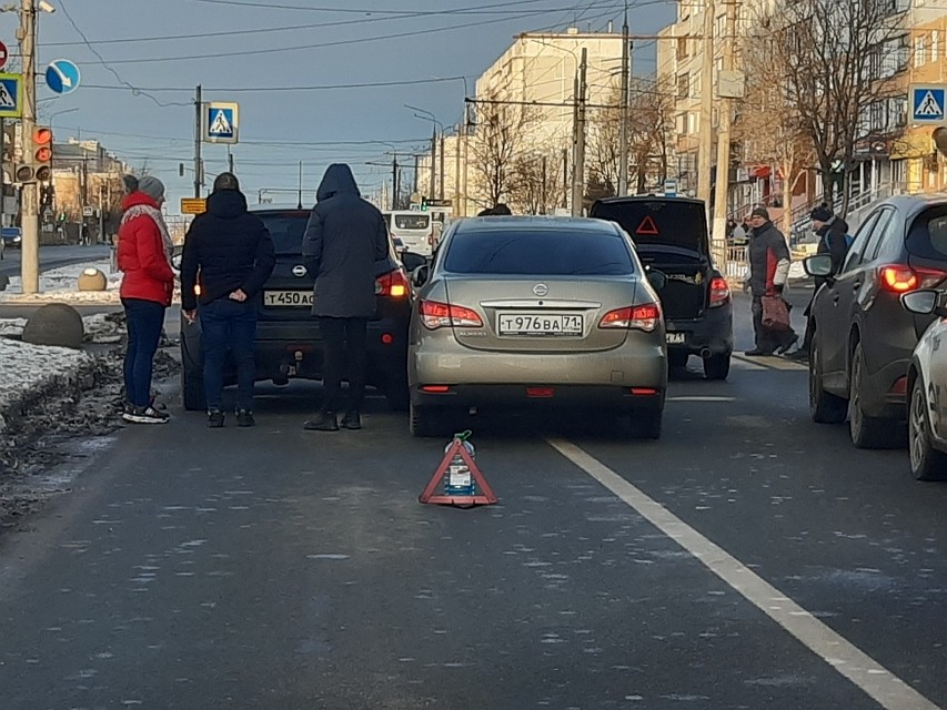 Тройное ДТП произошло в Пролетарском районе