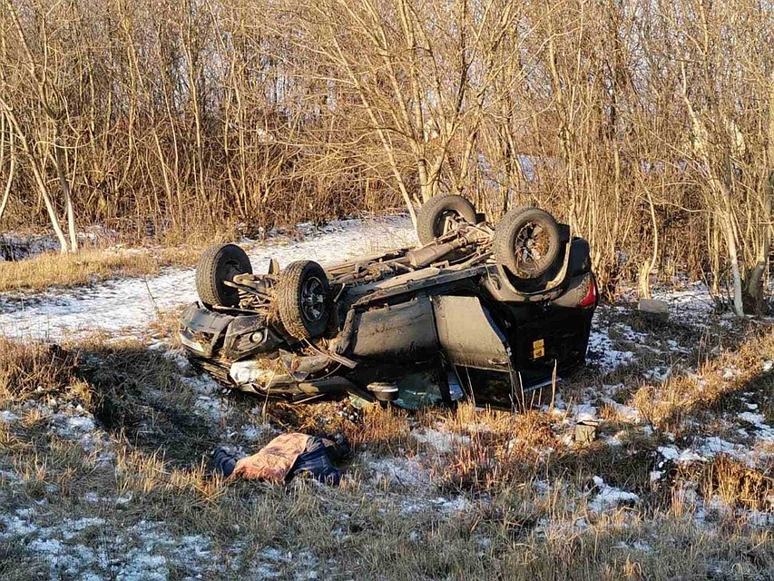 В результате ДТП водитель погиб, 60-летняя женщина-пассажир получила ранения
