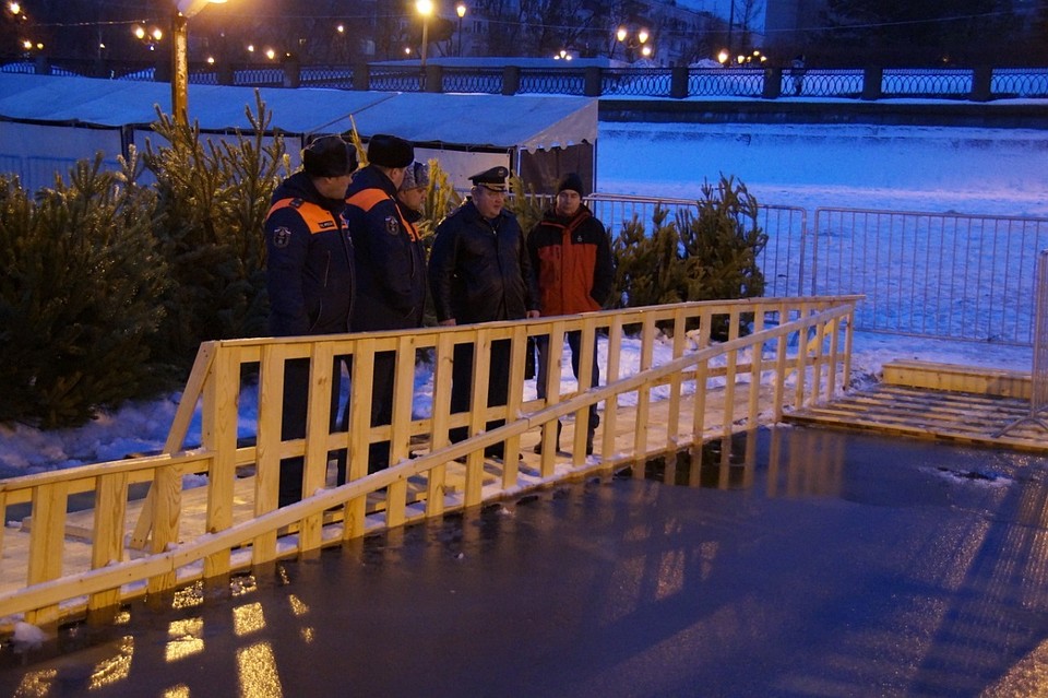 В пятницу, 17 января, в районе Полевого спуска в Самаре прошло выездное совещание ГУ МЧС по региону.