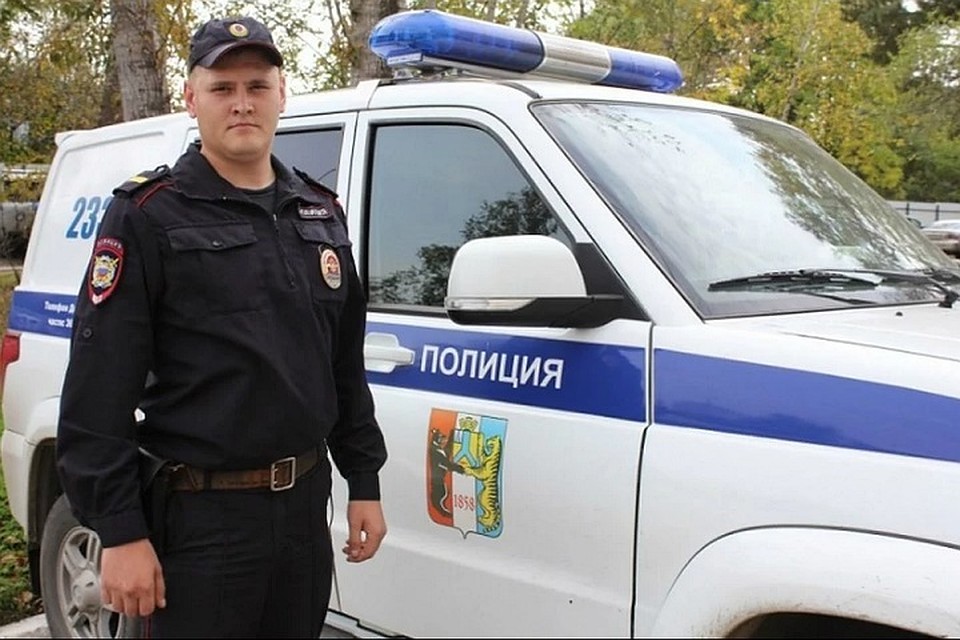 Человек с ножом мог наделать много беды, к счастью, на месте оказался Константин Фидоренко. Фото: пресс-служба УМВД по Хабаровскому краю