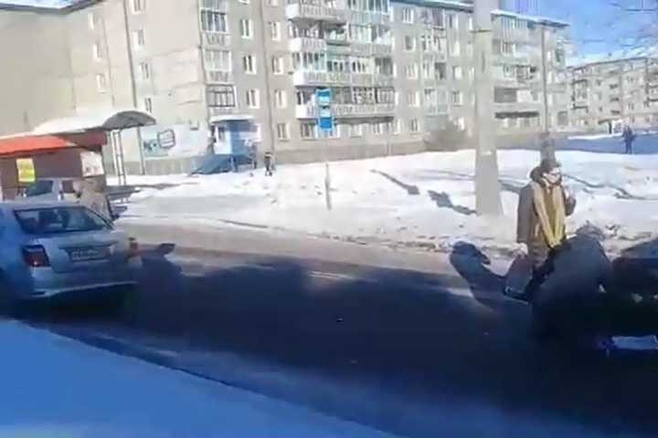 Двух школьниц сбили на пешеходном переходе в Ангарске. Фото: группа Вконтакте "ДТП 38"