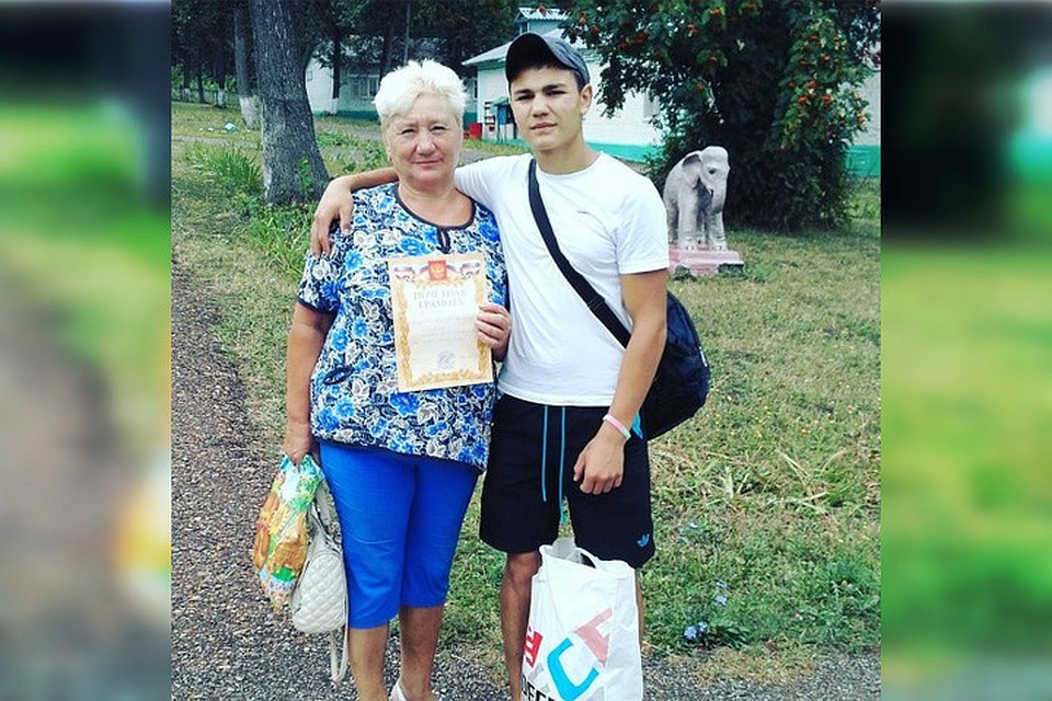 Альберт очень любил свою бабушку и во всем ее поддерживал. Фото: соцсети