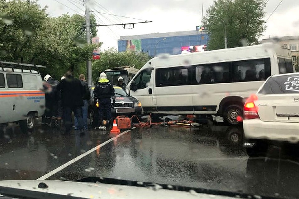 Маршрутка столкнулась с иномаркой
