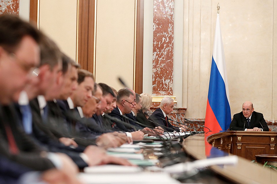 Новое правительство страны оказалось моложе предыдущего. На три года — если считать средний возраст кабинета