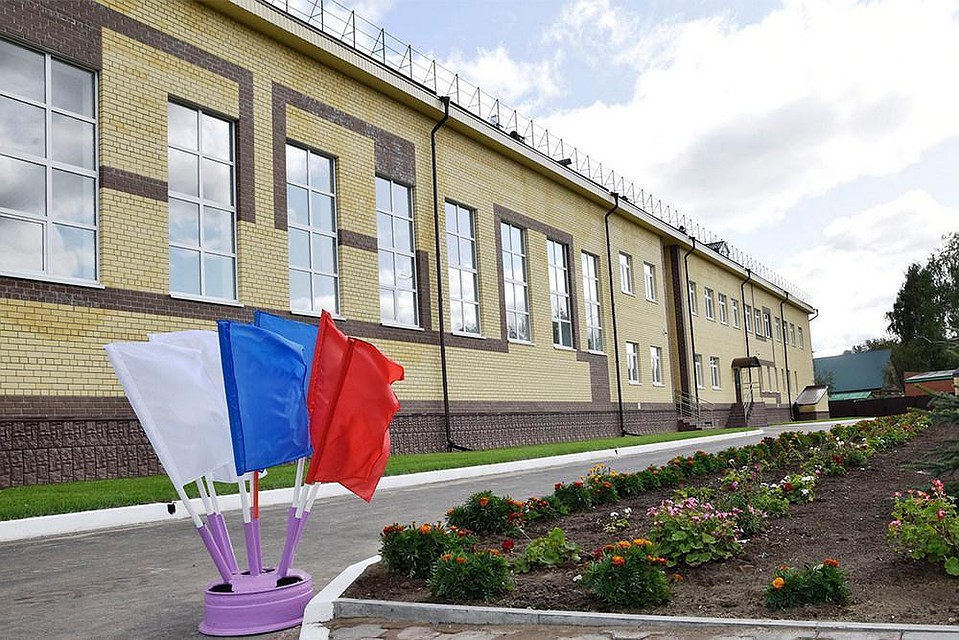 В Тюменской области обновят 32 ветхие школы. Фото - пресс-служба губернатора Тюменской области.