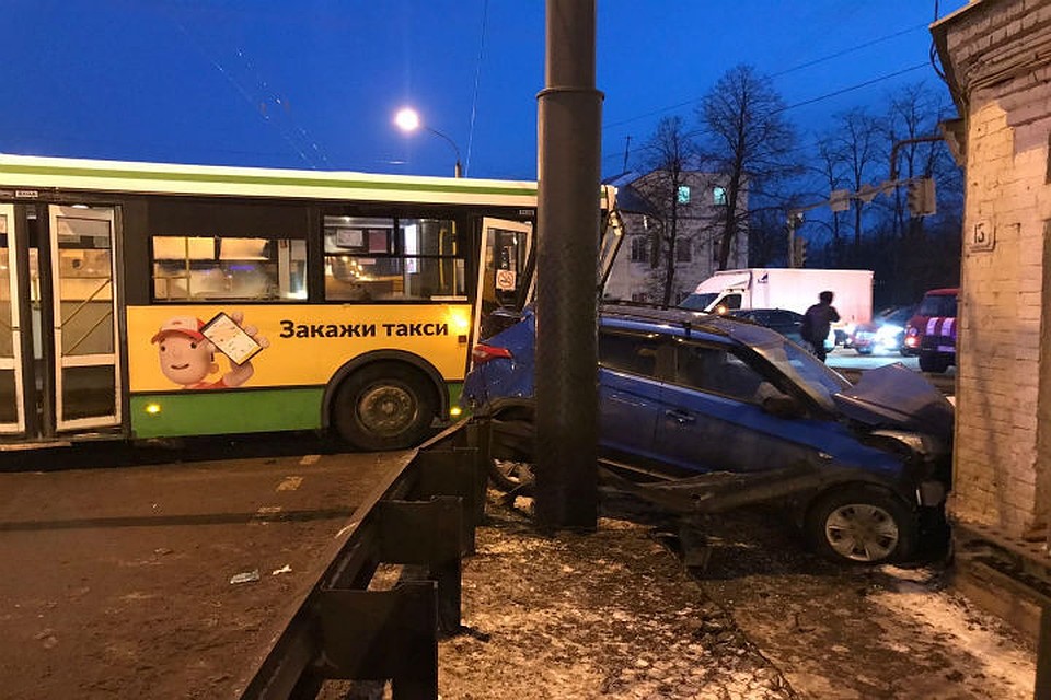 Один человек погиб, в медучреждения доставлены семь человек