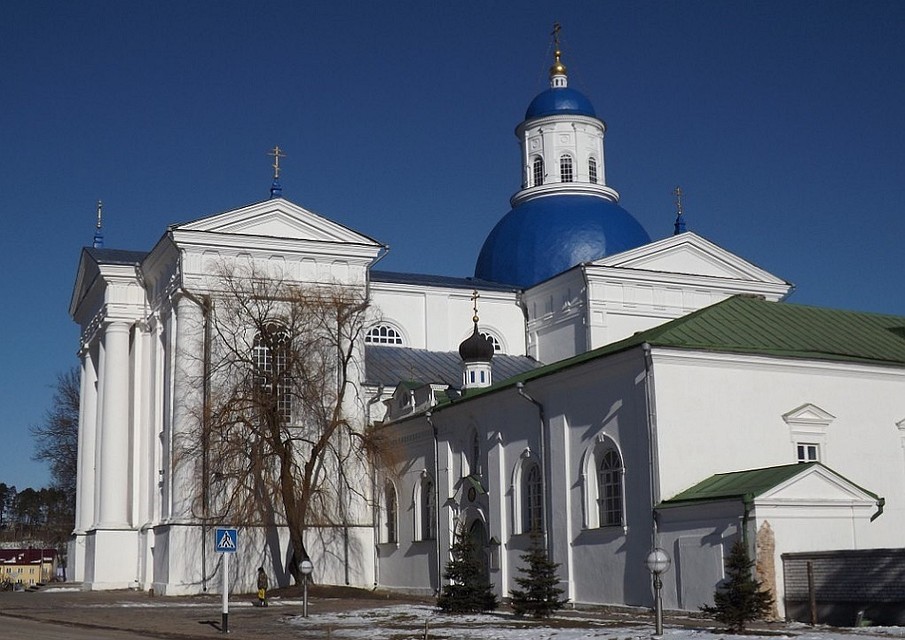 К чудотворной иконе в Жировичах едут издалека. Фото: vk.com/zhirovichisobor