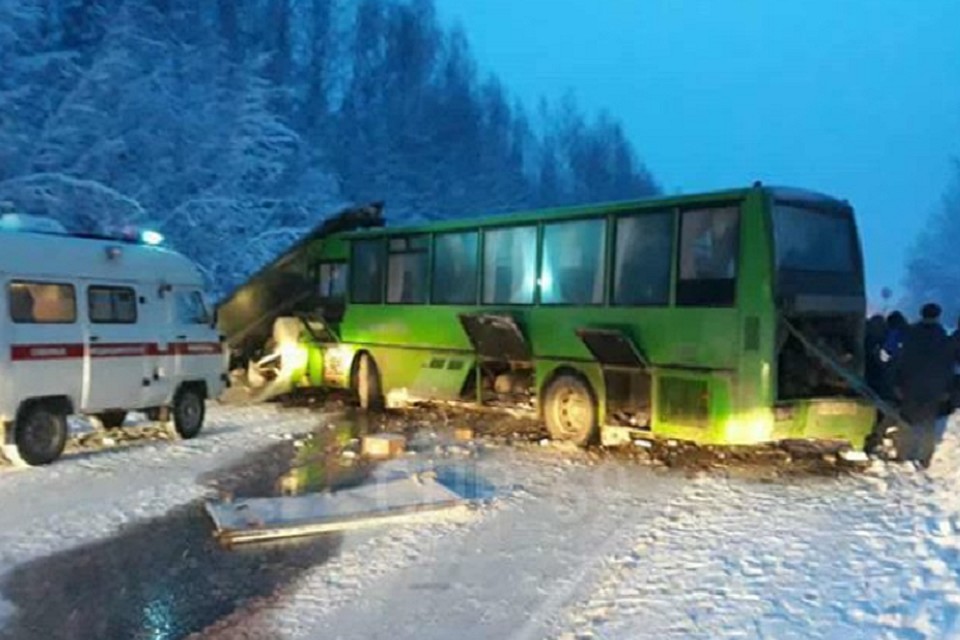 На месте аварии организовано реверсивное движение. Фото: Instagram @chp_59