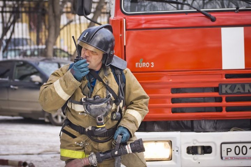 В тушении пожара были задействованы три единицы техники, 11 человек личного состава.