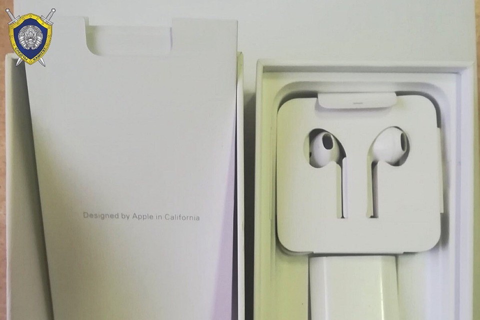 Продавец подменил в магазине IPhone. Фото: СК