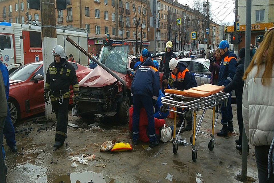 ДТП на проспекте Победы Фото: vk.com/"Подслушано у водителей. Тверь"/Натали Савельева
