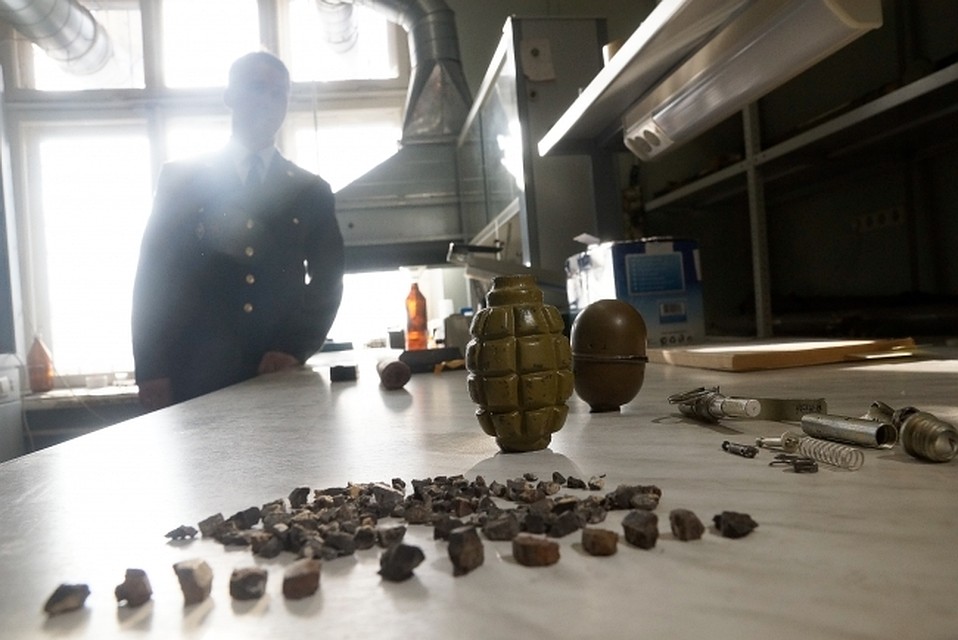 Двое с муляжом гранаты попытались ограбить магазин в Петербурге